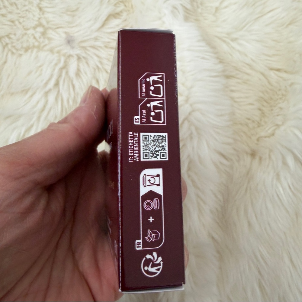 Gucci Glow Multi-Use Illuminating Gel-Powder Highlighter warm gold 03 - Picture 4 of 7